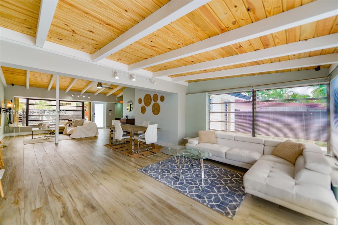For Sale: $990,000 (3 beds, 3 baths, 1716 Square Feet)