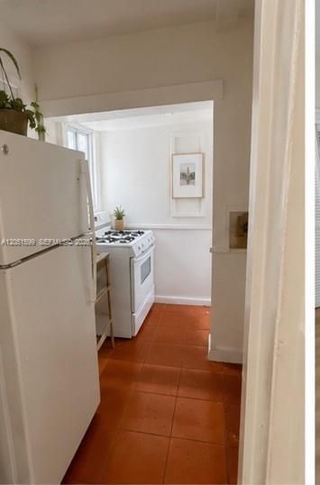 For Rent: $1,250 (1 beds, 1 baths, 2560 Square Feet)