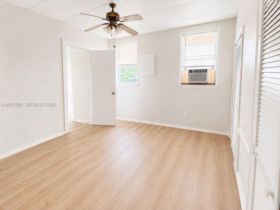 For Rent: $1,250 (1 beds, 1 baths, 2560 Square Feet)