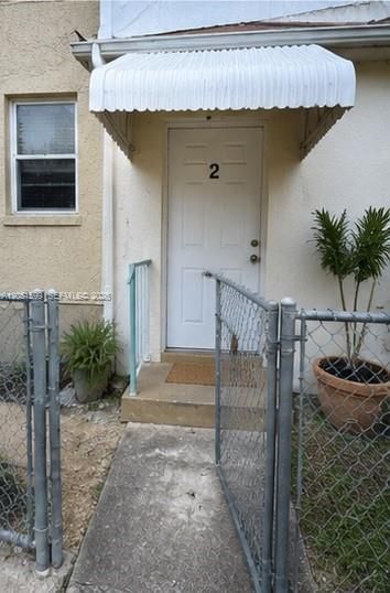 For Rent: $1,250 (1 beds, 1 baths, 2560 Square Feet)