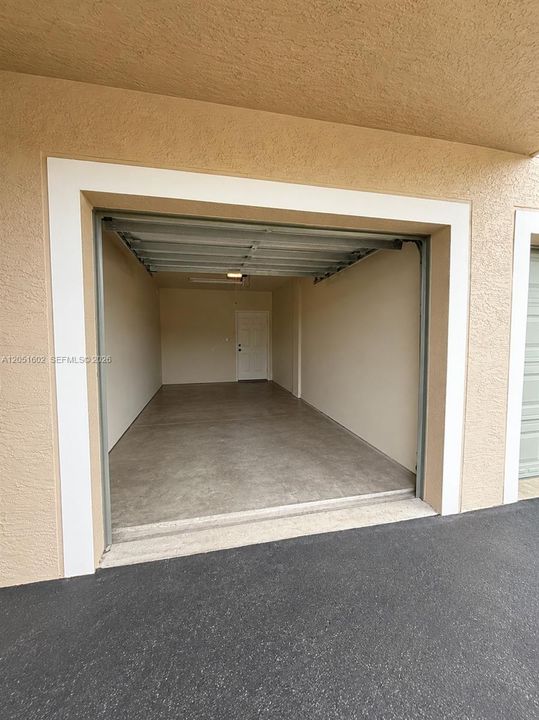 For Rent: $1,800 (1 beds, 1 baths, 740 Square Feet)