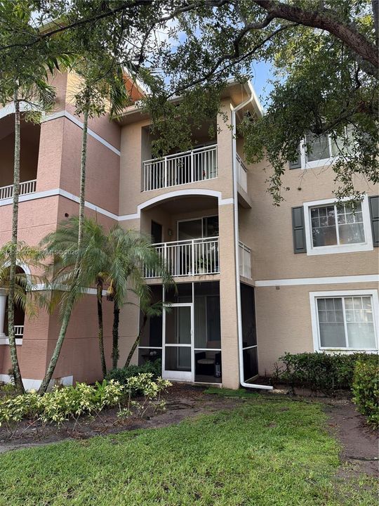 For Rent: $1,800 (1 beds, 1 baths, 740 Square Feet)