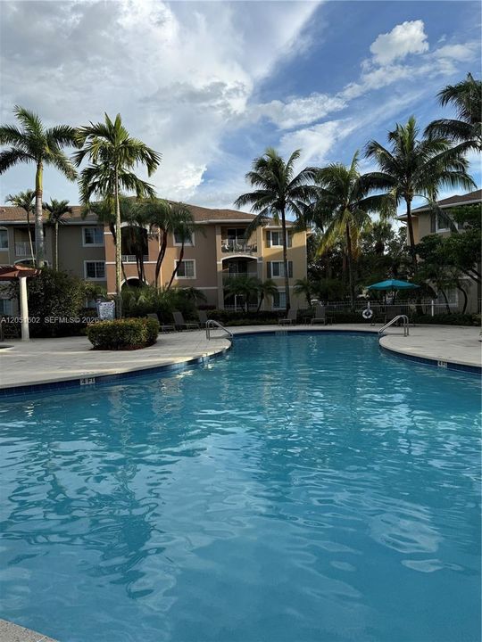 For Rent: $1,800 (1 beds, 1 baths, 740 Square Feet)