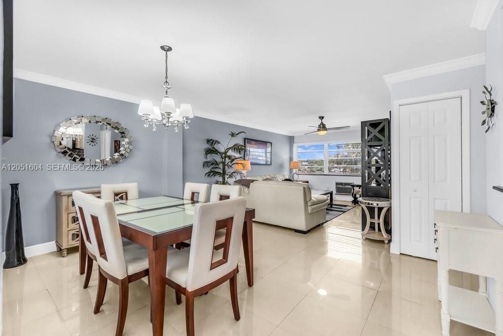 For Rent: $2,500 (2 beds, 2 baths, 858 Square Feet)