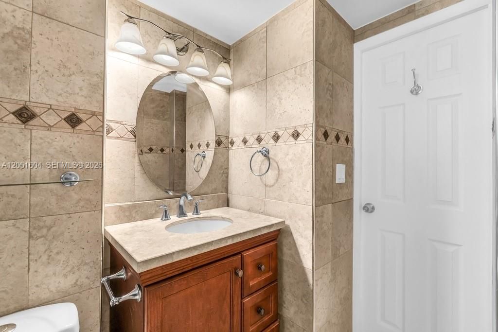 For Rent: $2,500 (2 beds, 2 baths, 858 Square Feet)