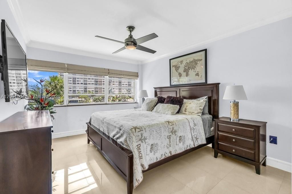 For Rent: $2,500 (2 beds, 2 baths, 858 Square Feet)