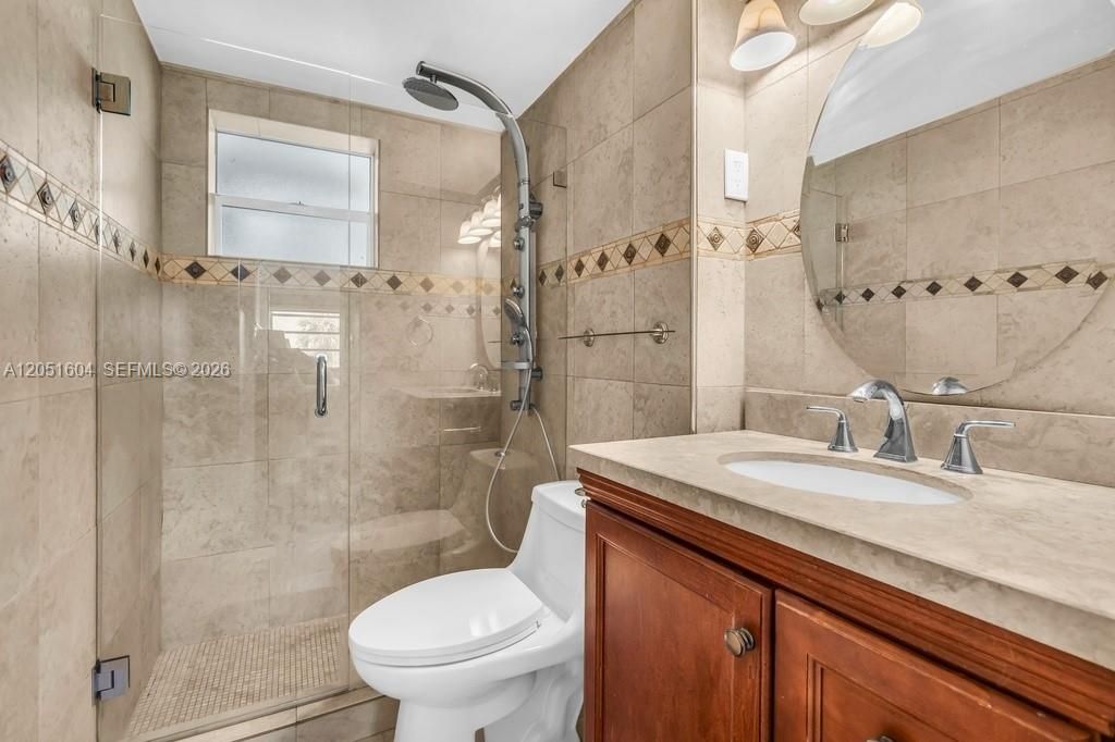 For Rent: $2,500 (2 beds, 2 baths, 858 Square Feet)
