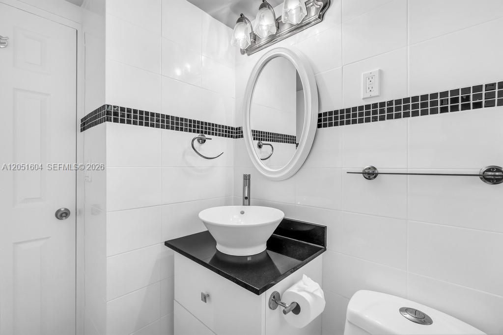 For Rent: $2,500 (2 beds, 2 baths, 858 Square Feet)