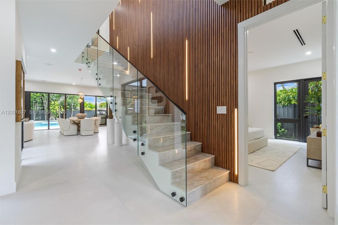 For Sale: $3,249,000 (5 beds, 6 baths, 4902 Square Feet)
