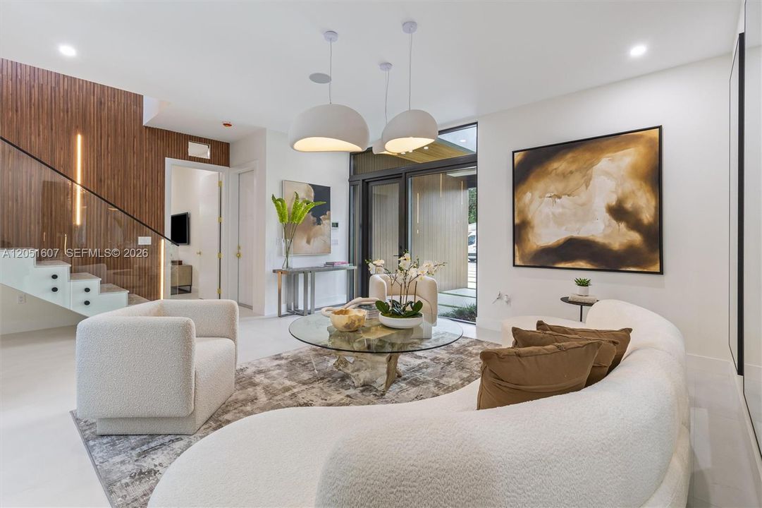 For Sale: $3,249,000 (5 beds, 6 baths, 4902 Square Feet)