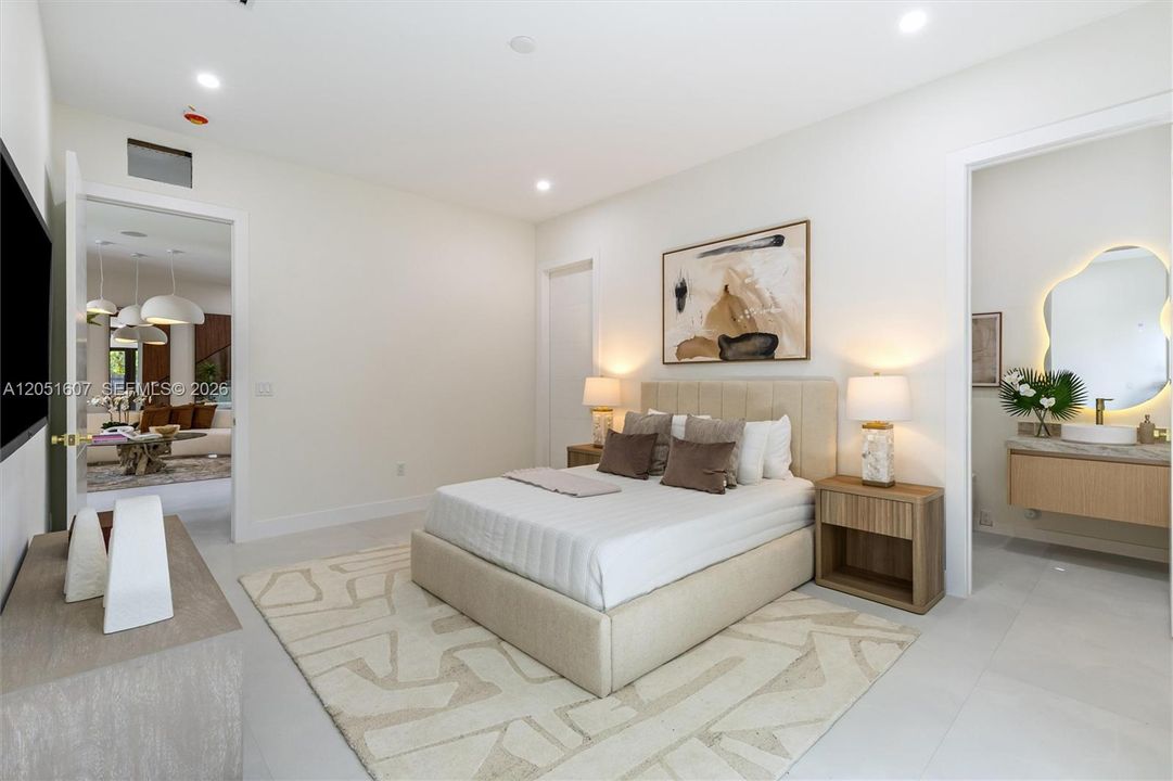 For Sale: $3,249,000 (5 beds, 6 baths, 4902 Square Feet)