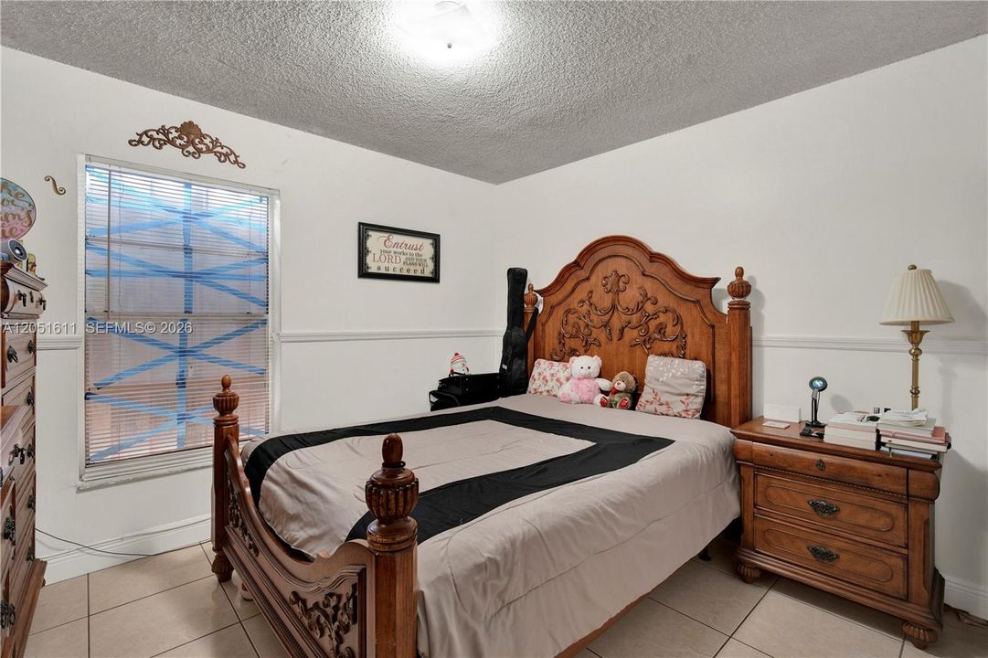 For Sale: $239,000 (2 beds, 2 baths, 908 Square Feet)