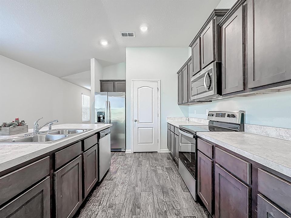 6214 Wild Mustang Trail-23