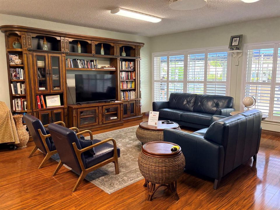 TV & LIBRARY