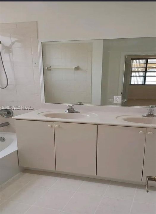 В аренду: $2,900 (3 спален, 2 ванн, 1426 Квадратных фут)