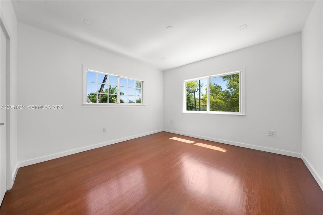 En Renta: $25,000 (4 camas, 3 baños, 2932 Pies cuadrados)