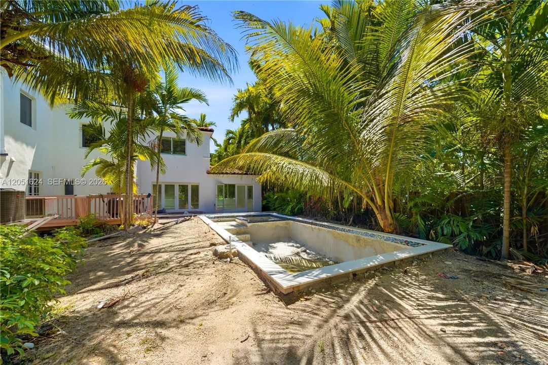 En Renta: $25,000 (4 camas, 3 baños, 2932 Pies cuadrados)