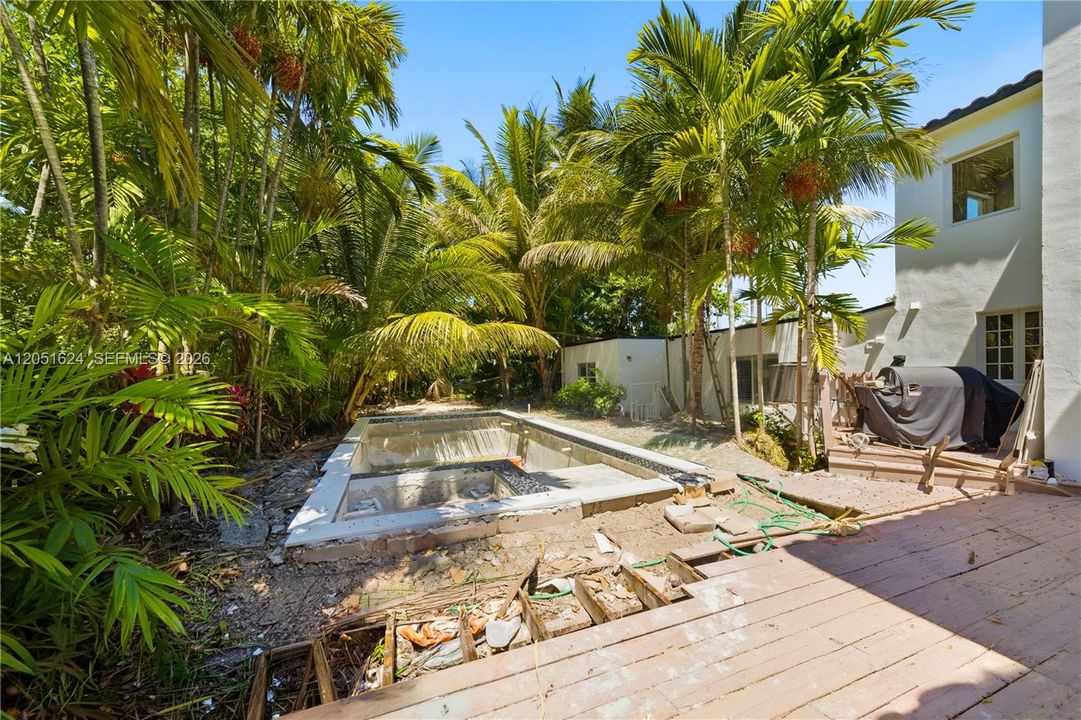 En Renta: $25,000 (4 camas, 3 baños, 2932 Pies cuadrados)