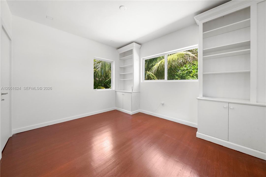 En Renta: $25,000 (4 camas, 3 baños, 2932 Pies cuadrados)