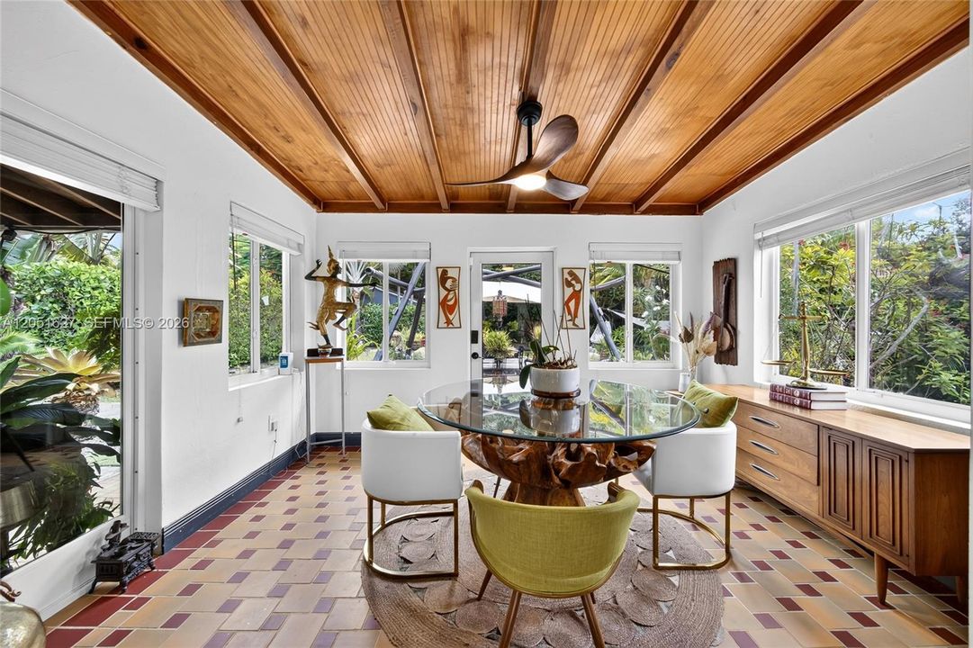 For Sale: $1,195,000 (3 beds, 2 baths, 0 Square Feet)