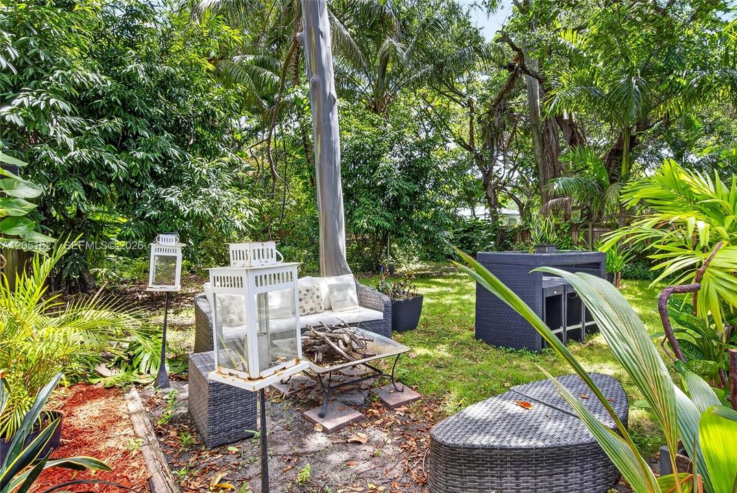 For Sale: $1,195,000 (3 beds, 2 baths, 0 Square Feet)