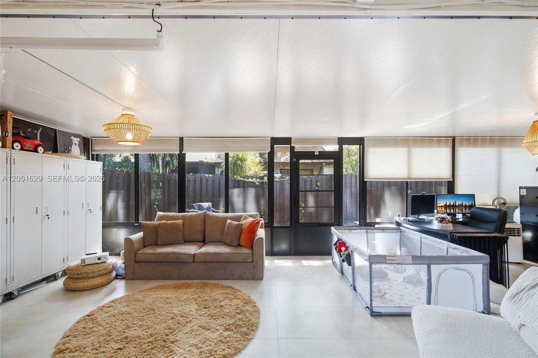 For Sale: $455,000 (2 beds, 2 baths, 1168 Square Feet)