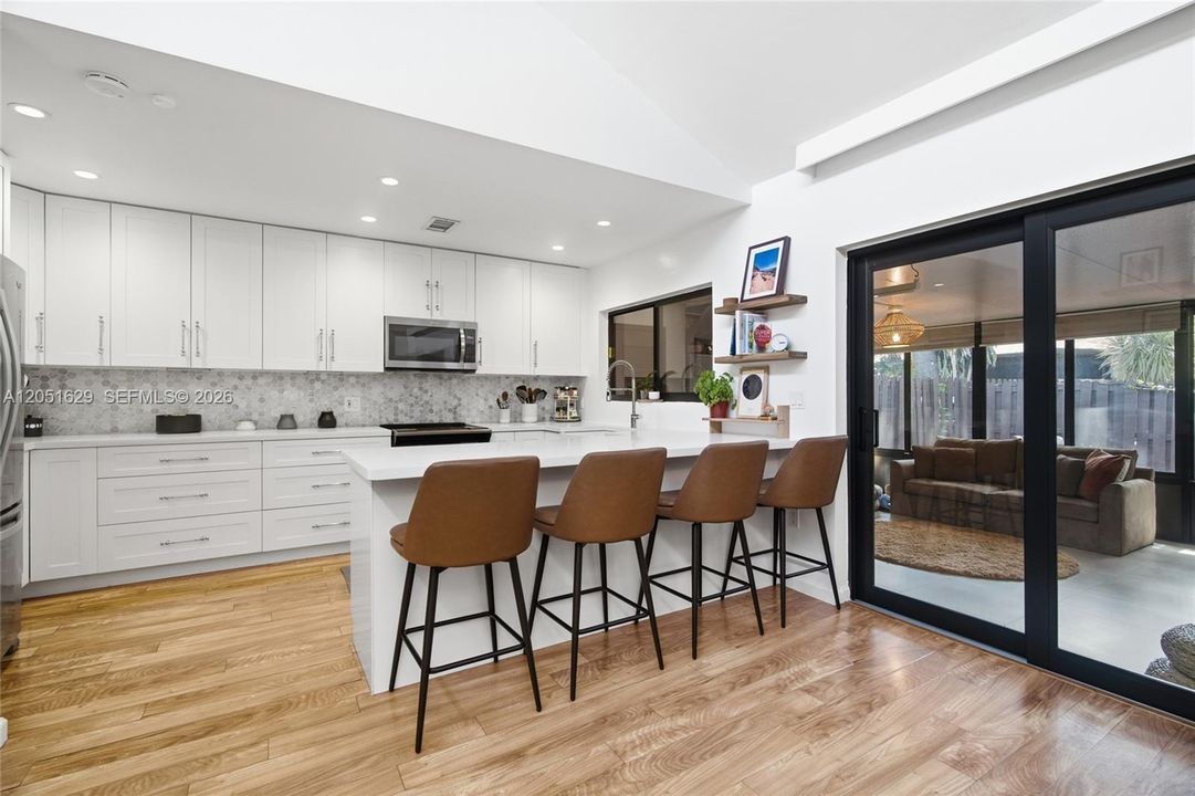 For Sale: $455,000 (2 beds, 2 baths, 1168 Square Feet)