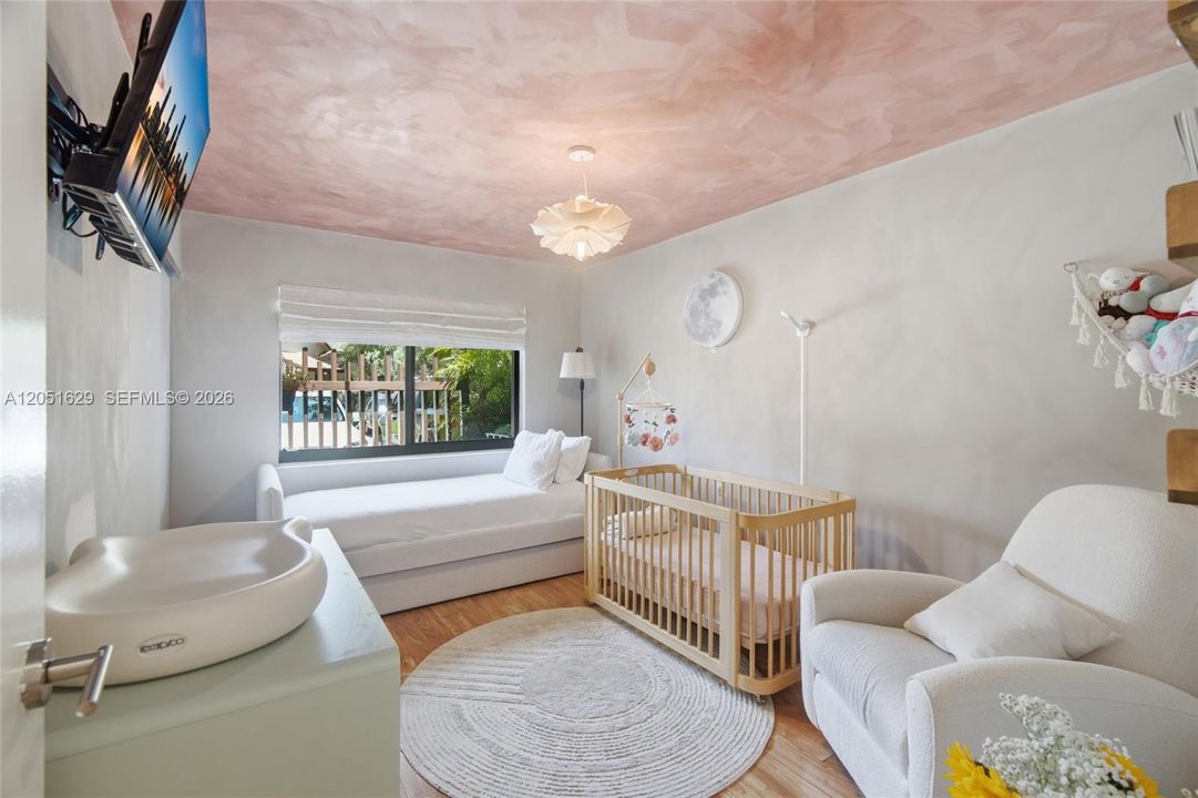 For Sale: $455,000 (2 beds, 2 baths, 1168 Square Feet)