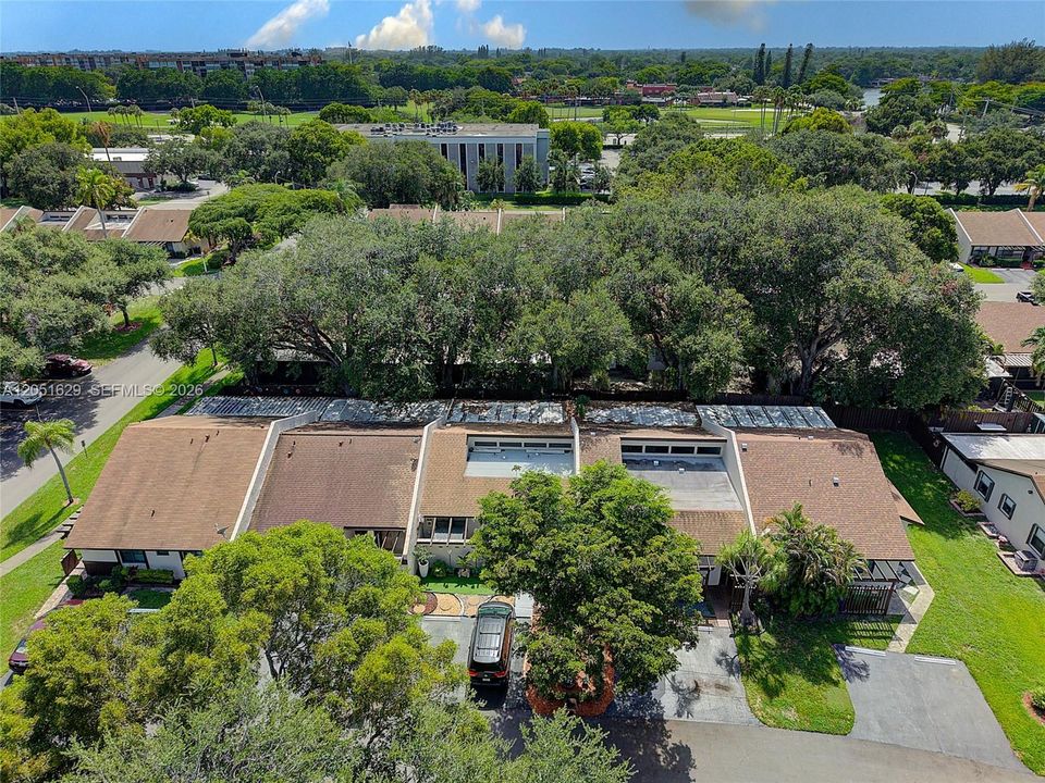 For Sale: $455,000 (2 beds, 2 baths, 1168 Square Feet)
