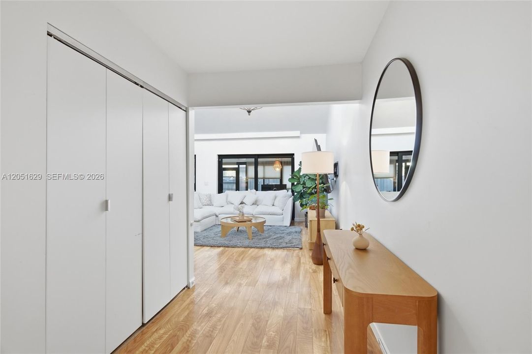 For Sale: $455,000 (2 beds, 2 baths, 1168 Square Feet)