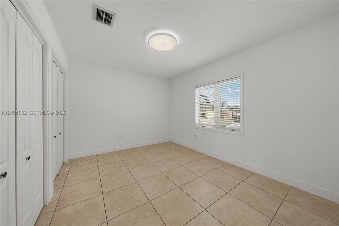 For Rent: $3,000 (3 beds, 1 baths, 1611 Square Feet)