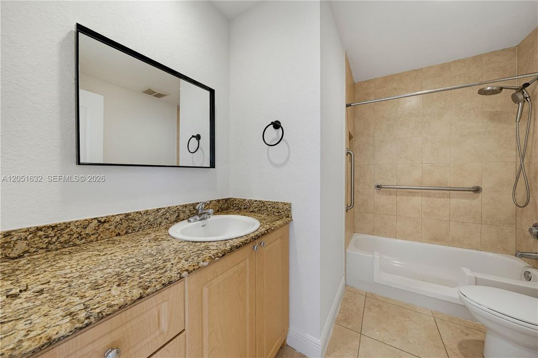 For Rent: $3,000 (3 beds, 1 baths, 1611 Square Feet)