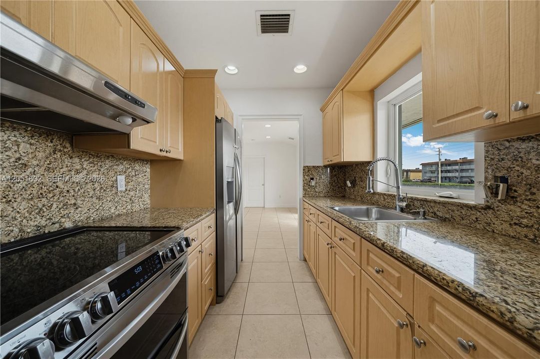 For Rent: $3,000 (3 beds, 1 baths, 1611 Square Feet)