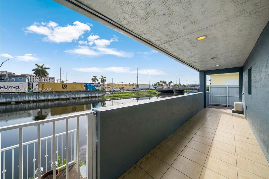 For Rent: $3,000 (3 beds, 1 baths, 1611 Square Feet)