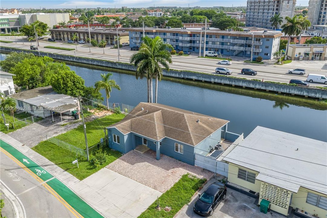 For Rent: $3,000 (3 beds, 1 baths, 1611 Square Feet)