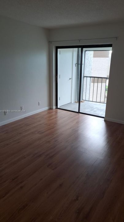 В аренду: $2,150 (1 спален, 1 ванн, 845 Квадратных фут)