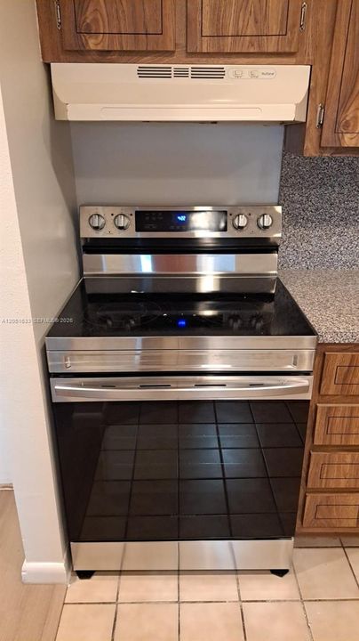 В аренду: $2,150 (1 спален, 1 ванн, 845 Квадратных фут)