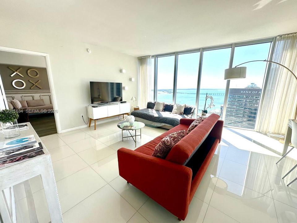 For Sale: $1,149,000 (2 beds, 2 baths, 1459 Square Feet)