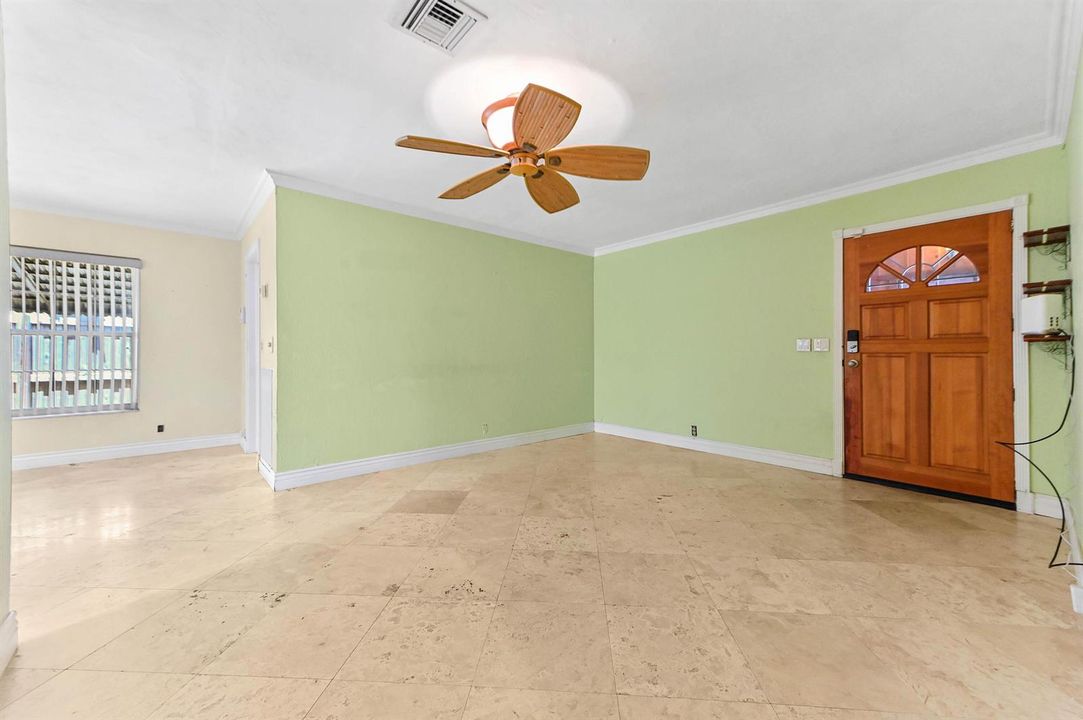 07 Living Room 03