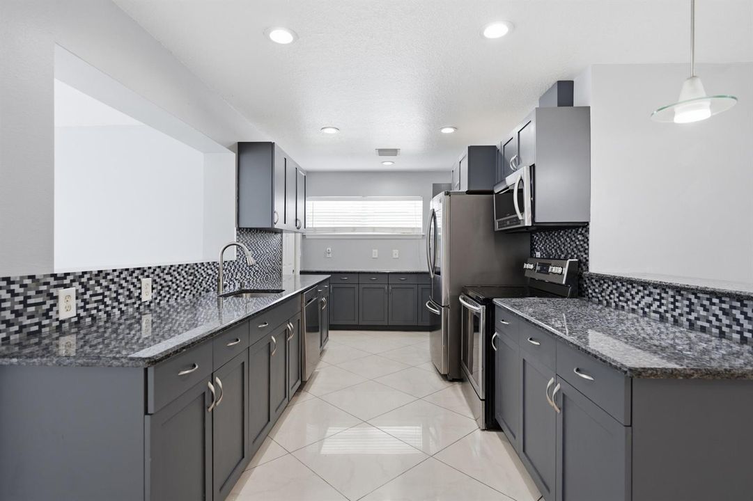 08- 434 Austrailian Cir