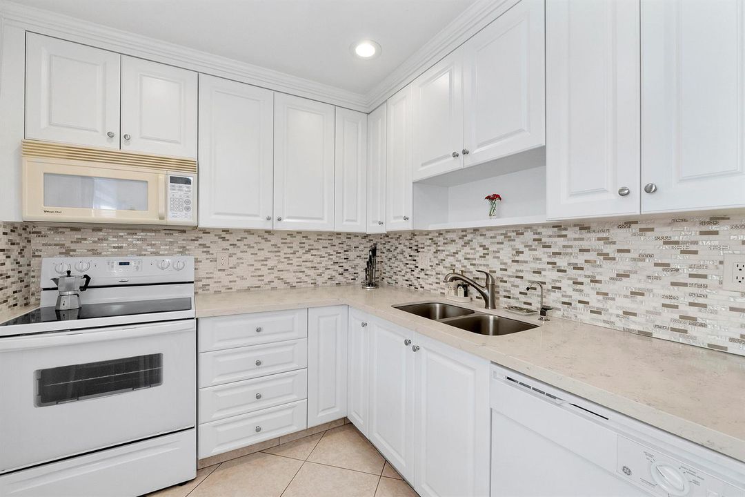 4270 Nw 40th St_011