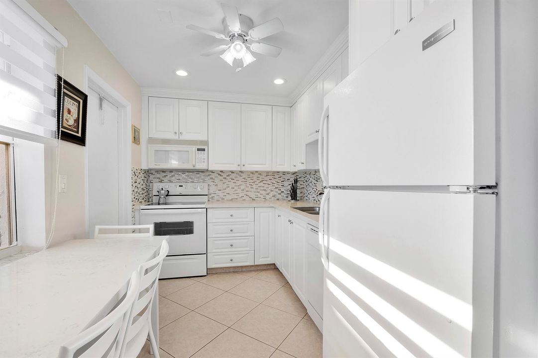 4270 Nw 40th St_010