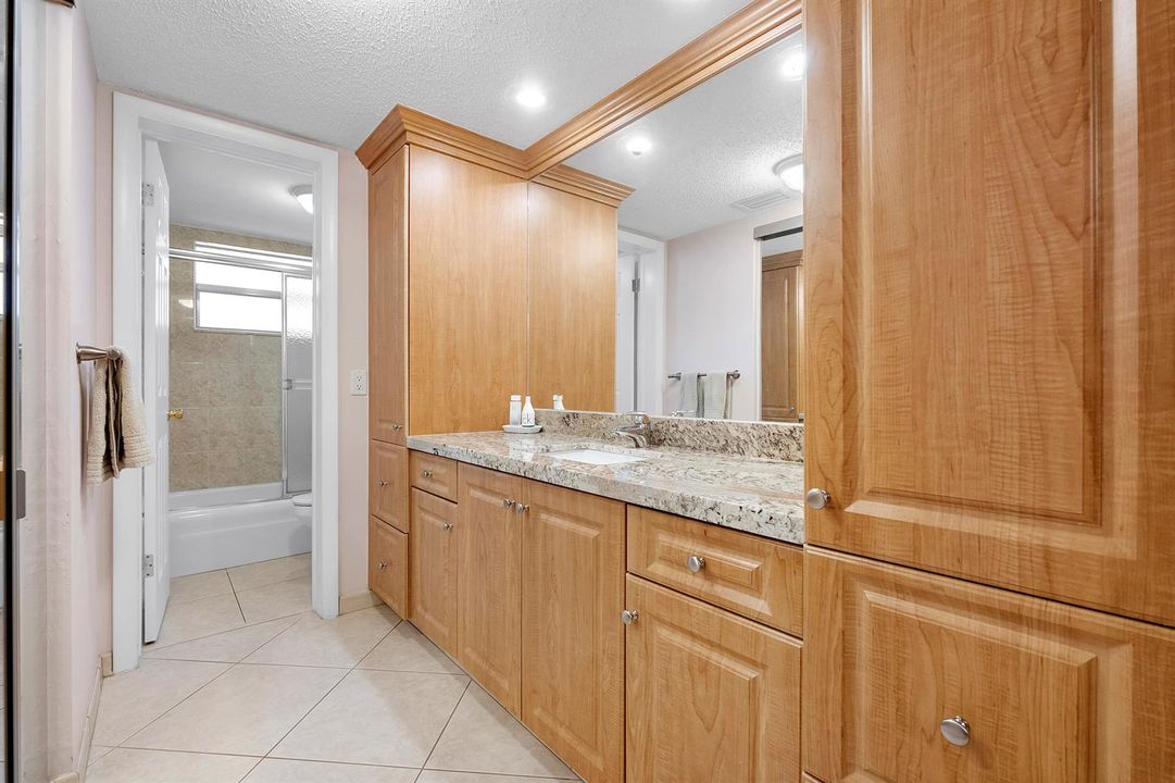 4270 Nw 40th St_004