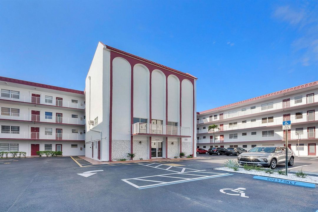 4270 Nw 40th St_015