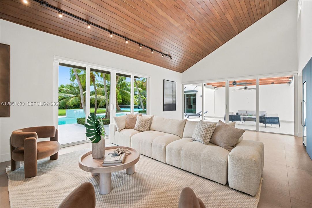 待售: $4,390,000 (5 贝兹, 3 浴室, 5218 平方英尺)