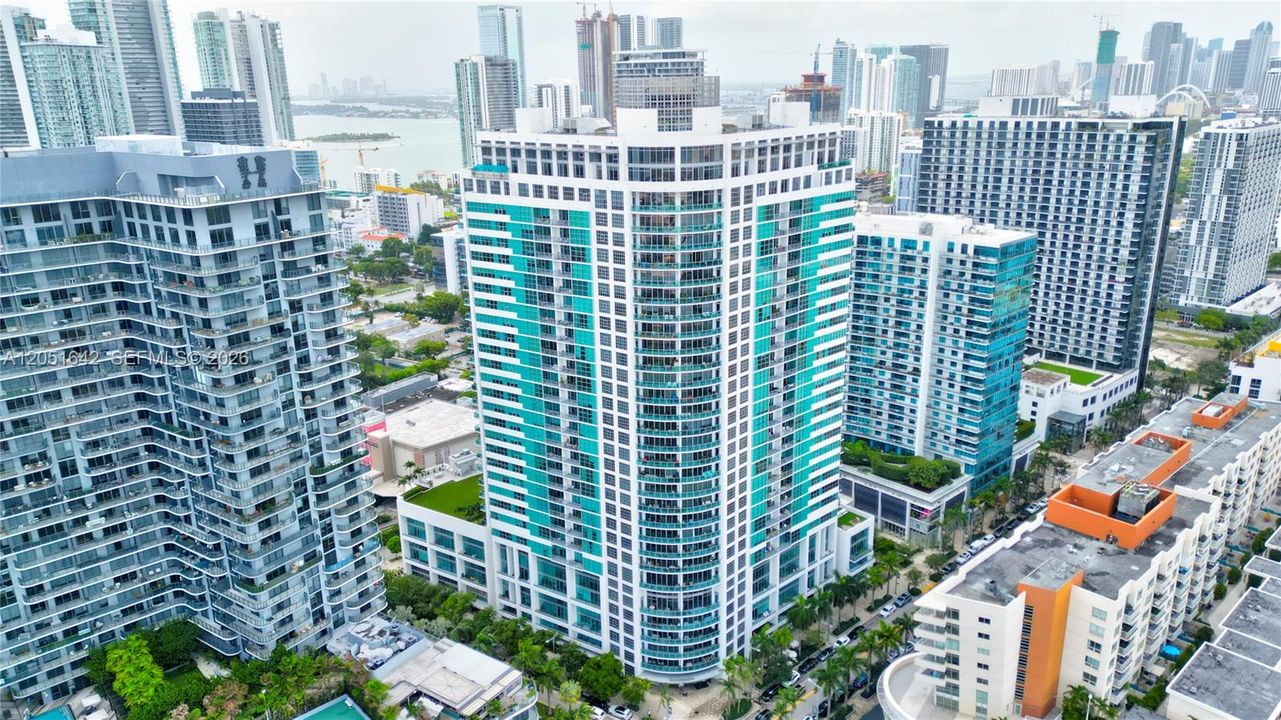 For Sale: $750,000 (2 beds, 2 baths, 1142 Square Feet)