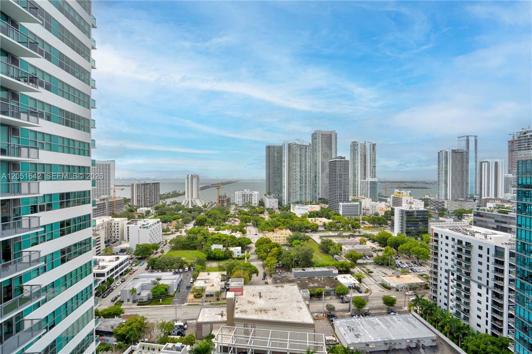 For Sale: $750,000 (2 beds, 2 baths, 1142 Square Feet)