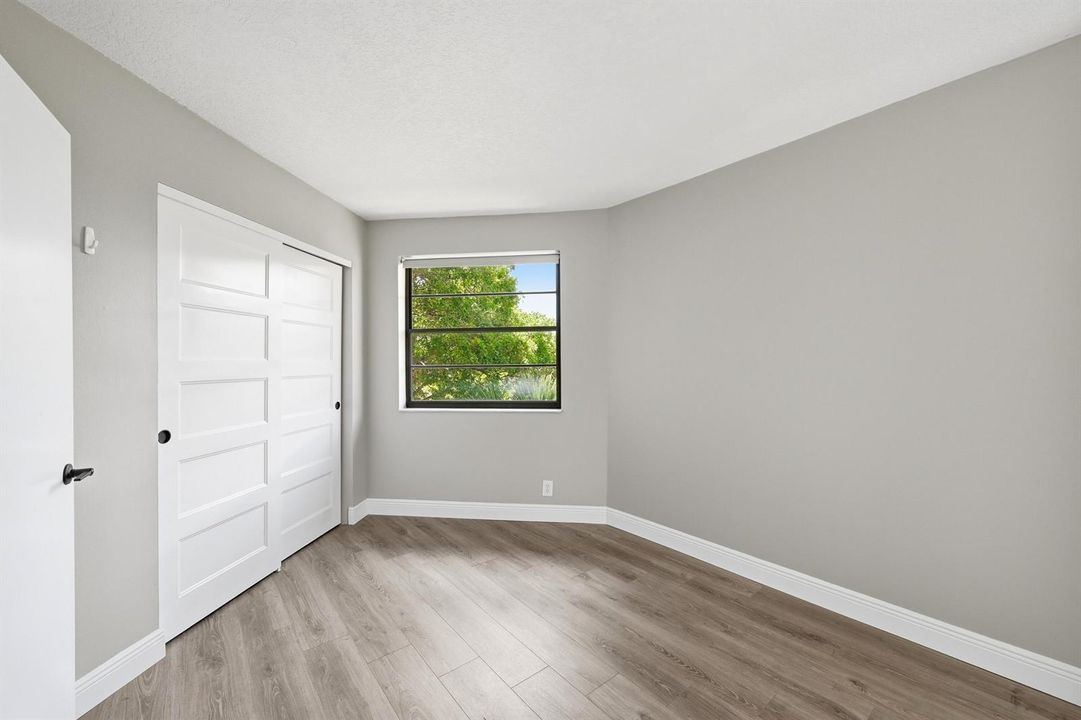 25_bedroom