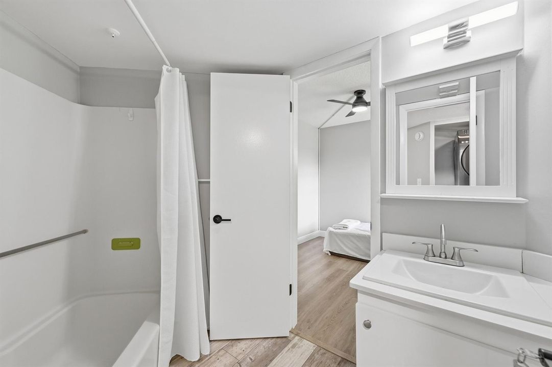 27_bathroom
