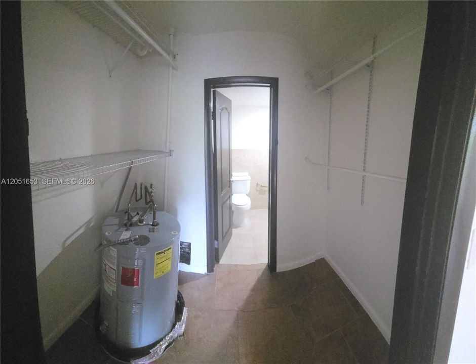 В аренду: $2,000 (1 спален, 1 ванн, 800 Квадратных фут)